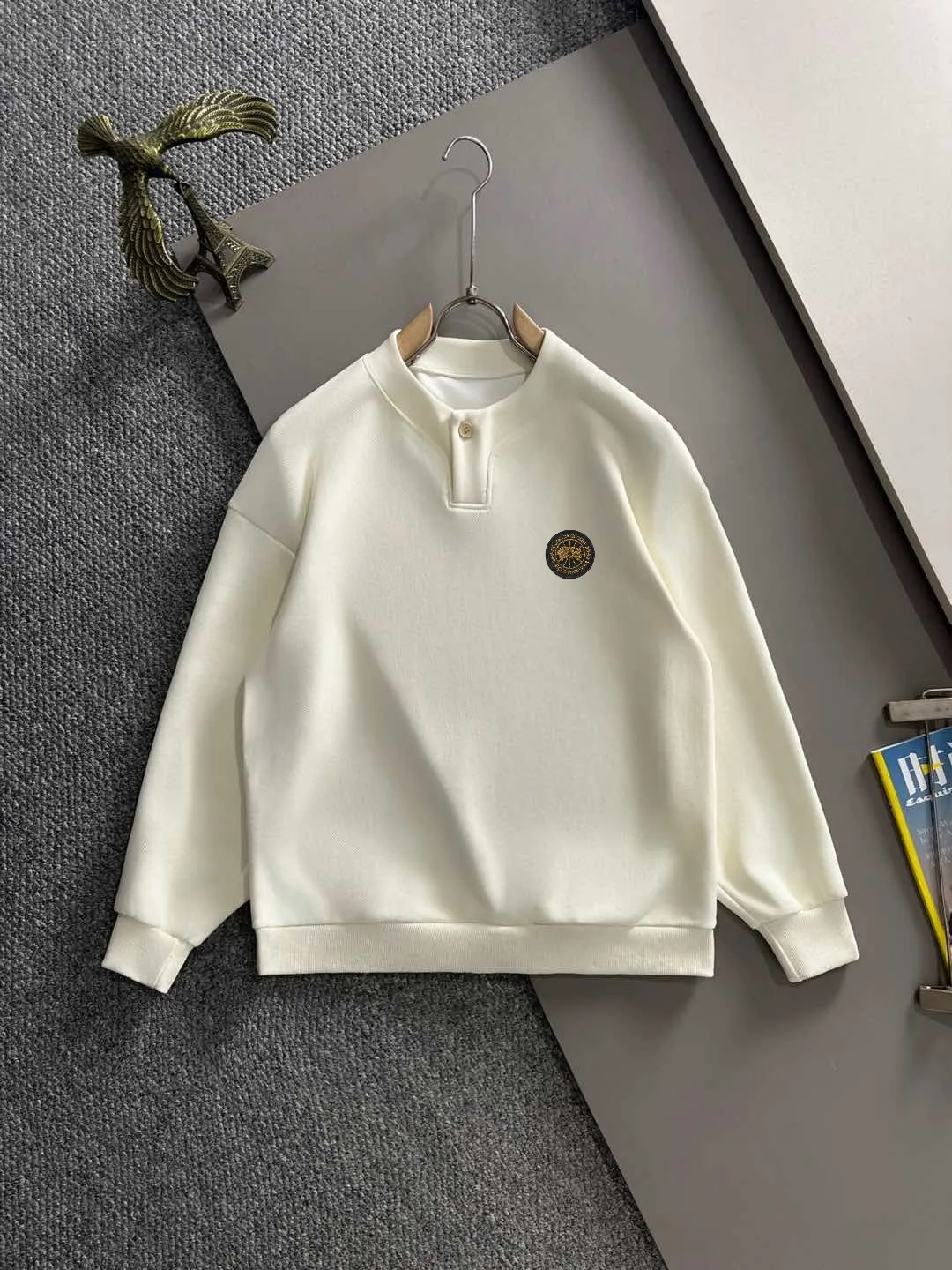 P360 Big Goose 2025 long-sleeved round neck sweatshirt for men and women, same style for many celebrities, top original version, feel free to compare 🆚The fabric is custom-dyed and lightly sprayed and distressed, the fabric, material, and details are consistent with the original, using special cotton and linen fabrics. The cost of the fabric is extremely expensive. It is twice as expensive as pure cotton material, no expense is spared just to do better. Three standards are complete. The comparison between non-market products and my fabrics is very different, only the top version! Size: M-5XL